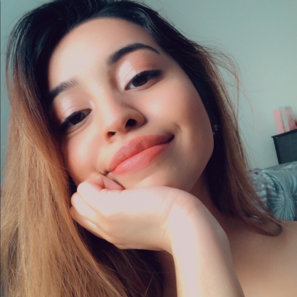 Meet your Posher, Gabriela